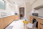 ⁦Crystalwalk view 2 Bedroom + Maid's Room Apartment in Crystalwalk, Gewan Island⁩ - الصورة ⁦17⁩