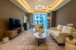 ⁦Crystalwalk view 2 Bedroom + Maid's Room Apartment in Crystalwalk, Gewan Island⁩ - الصورة ⁦5⁩