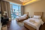 ⁦Crystalwalk view 2 Bedroom + Maid's Room Apartment in Crystalwalk, Gewan Island⁩ - الصورة ⁦31⁩